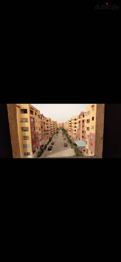 Raise your children in safety. . Three-bedroom apartment two bathrooms 110 meters House of the Egyptian Compound in a prime location