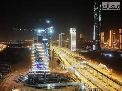 محل مبني بمساحه 35م في الدور الارضي واجهه بيخدم علي اكتر من 3 مليون نسمه بسعر اللونش !