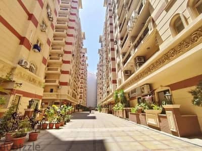 من المالك مباشرة - حدائق السرايا - مفروش ومكيفة بالكامل- شارع الريادة
