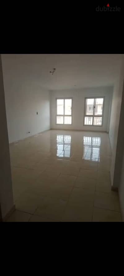 133m² apartment for rent in Madinaty (B11), featuring a garden view, natural gas connection, and proximity to amenities. 133m² apartment for rent in Madinaty (B11), featuring a garden view, natural gas connection, and proximity to amenities.