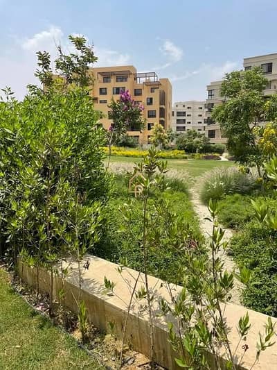شقة  للإيجار  في كومباوند اويست بالقرب من بالم هيلز، ونيو جيزة  وبالم باركس  والشيخ زايد، ووصلة دهشور.
