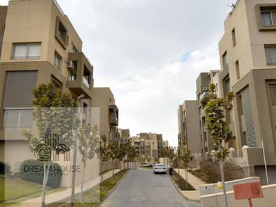 ستوديو / شقة مفروشة غرفتين للإيجار في كمبوند ذا فيليج جيت خلف الجامعة الأمريكية