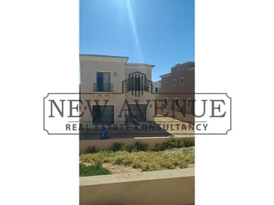 افضل لوكيشن واقل سعر فيلا مستقله على مساحات خضراء واسعه وبحرى صريح فى سيتي جيت - city gate - القاهره الجديده