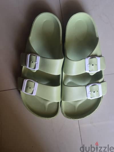 Slipper جديد مقاسه مجاش مظبوط  مقاسه ٣٧
