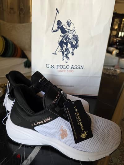 كوتشي رياضي  U. S. POLO AASN.  ORIGINAL   مقاس 38.5