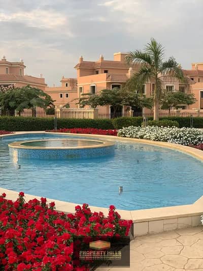 فيلا مستقلة استلام فورى بالتقسيط 310م + جاردن 200م في Stella Compound الشروق – Pool View – موقع مميز