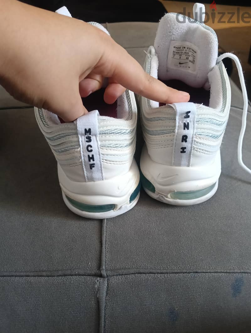 Nike. 1