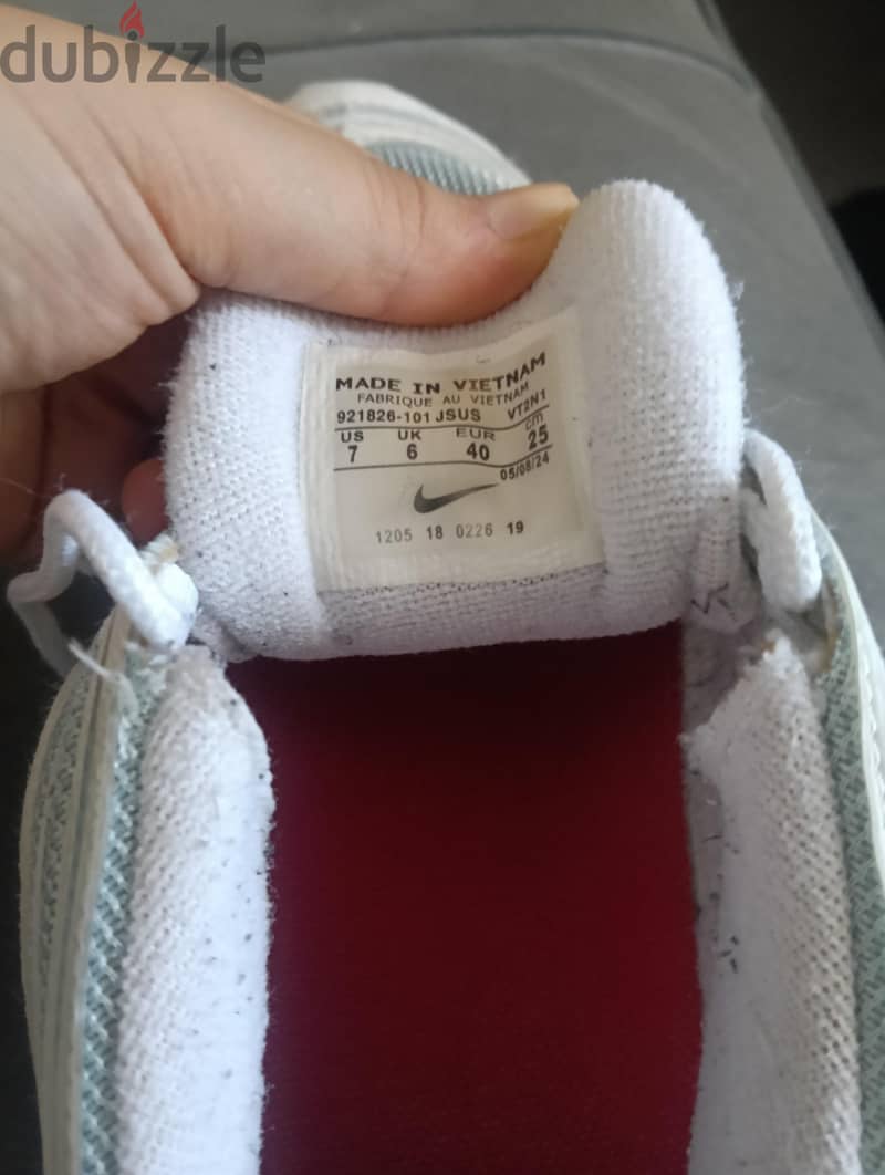 Nike. 3