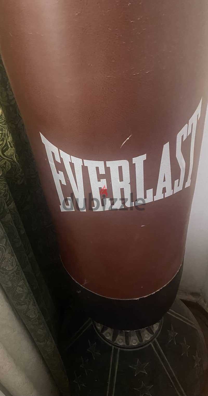 Everlast Original Stand Up Punching Bag. 1