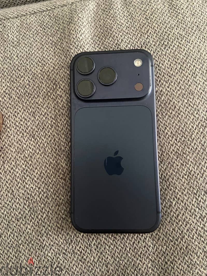 Apple - iPhone 17 Pro 4