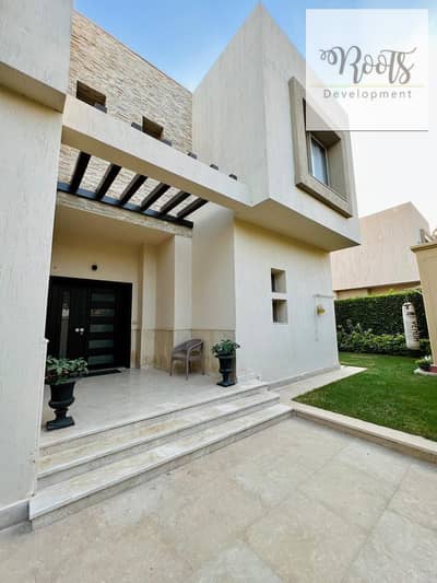 للإيجار فيلامتشطبه  بحديقة وحمام سباحة، بالتكييفات والمطبخ، فى اليجريا For Rent Finished Villa with Garden ,Pool , AC/S and Kitchen in Allegria.