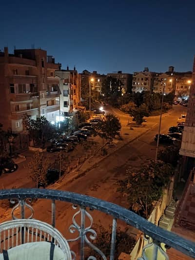Opportunity for rent furnished at a special price, apartment on a repeated floor with a large area and super lux finishing, with an open view in the eighth district, the first neighborhood - Sheikh Zayed