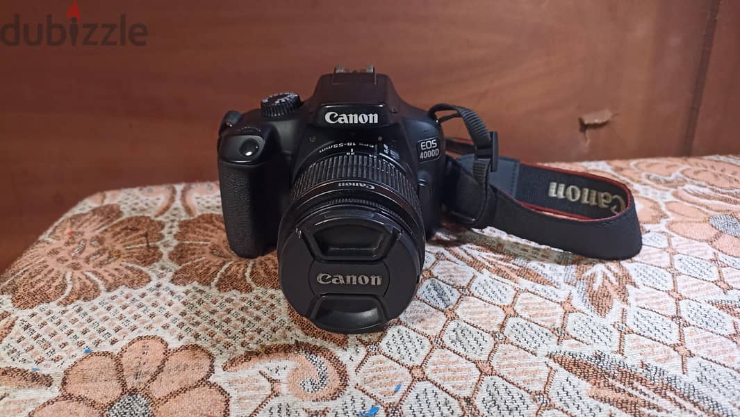 Canon EOS 4000D 1