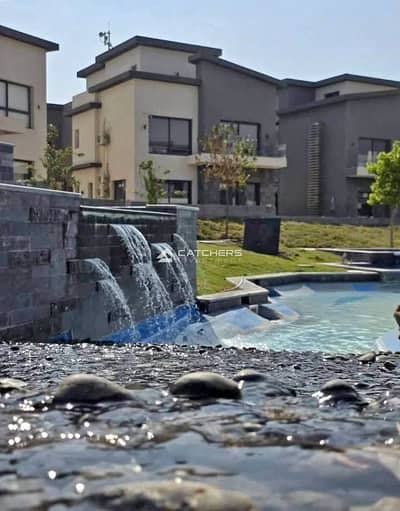 Apartment for sale in the Fifth Settlement—with only a 10% down payment and a 10-year installment plan—in Creek Town Compound, directly opposite Al Re