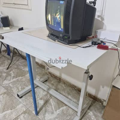 ترابيذة مكتب ورسم هندسى معدن بحاله ممتازة