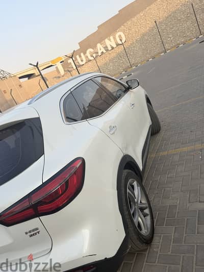 MG HS 2021