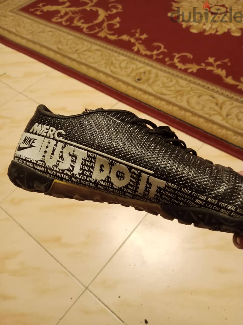 احذيه 3