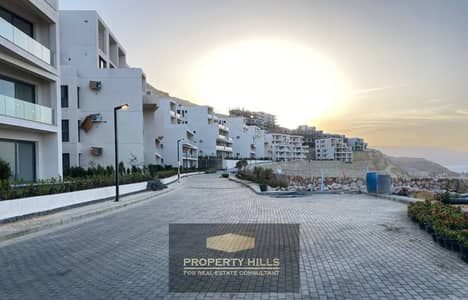 شاليه ع البحر استلام فوري متشطب بالكامل في Cali coast رأس الحكمه بجوار جيفيرا و مار باي