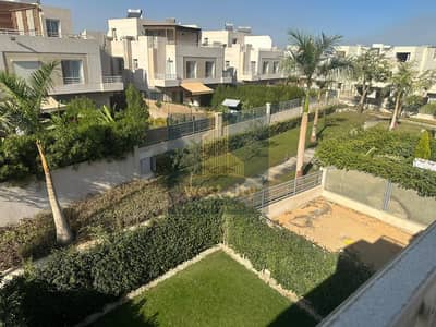 توين هاوس للبيع في كمبوند أتريو ايوان الشيخ زايد