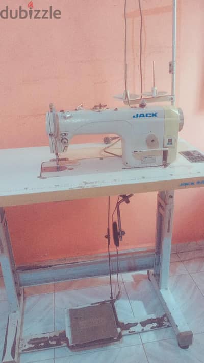 ماكينة خياطة JACK ربع كمبيوتر مستعملة بحالة جيدة