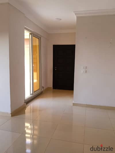 Apartment 230 meters for rent with a distinctive roof