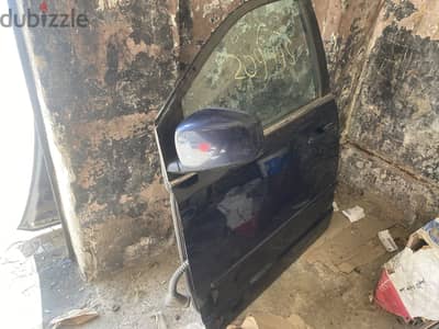 باب يمين عربيه  chrysler town