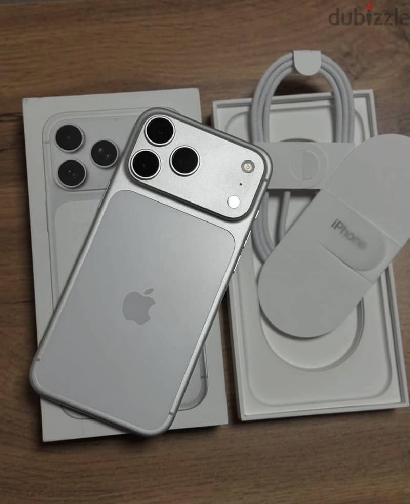 Apple - iPhone 17 Pro Max 1