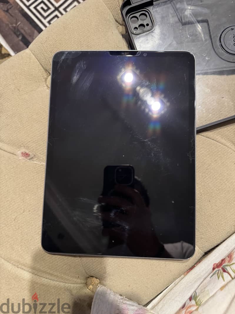 I pad pro 11 in  128 g 4