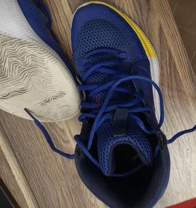 حذاء under armour