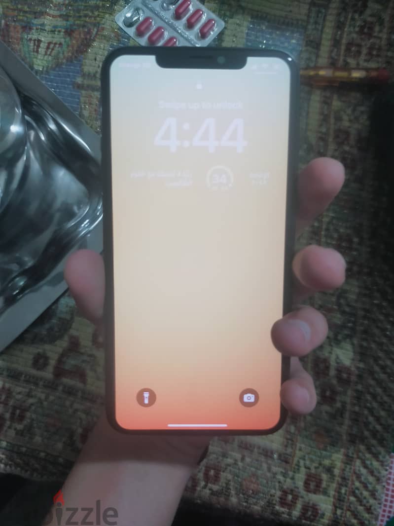 Apple - iPhone XS Max 9