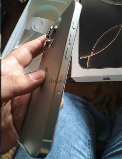آبل - آيفون 16 برو