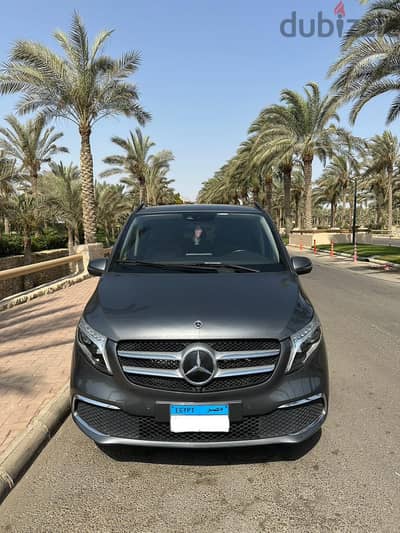 مرسيدس فيانو للإيجار 2023 | Mercedes Viano 7 راكب مع سائق مرسيدس فيانو للإيجار 2023 | Mercedes Viano 7 راكب مع سائق
