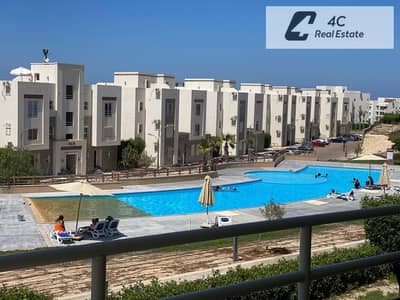 شاليه للبيع استلام فوري متشطبه بالفرش والتكييفات 3 غرف بأقل سعر في الماركت في Amwaj الساحل الشمالي بالقرب من سيدي عبدالرحمن وهاسيندا باي ومراسي