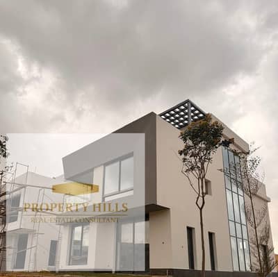 Last corner villa at a bargain price ready for viewing next to the American University and Point 90 Mall and Road 90