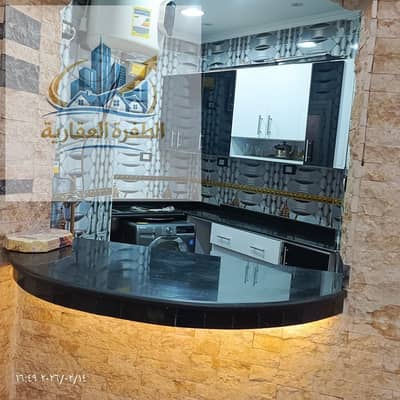 شقه مميزه للبيع اول شارع المنيل أمام طب الاسنان