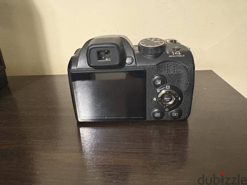 Fujifilm FinePix S4000 2