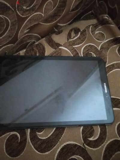 galaxy tab 2016 working with no issues charger included