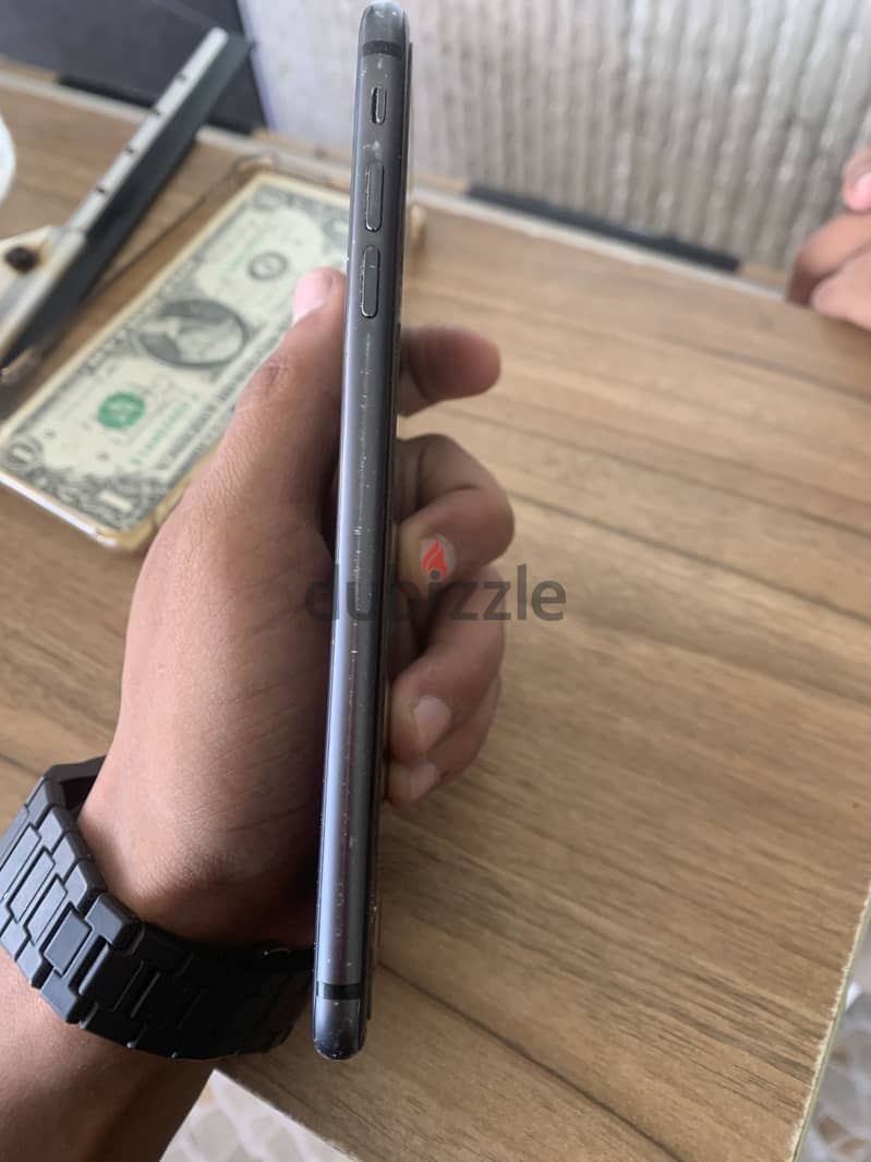 Apple - iPhone 8 Plus 3