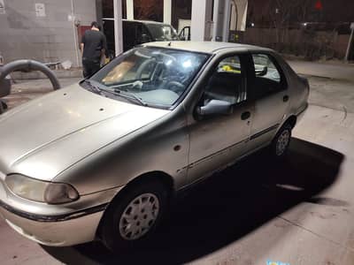فيات سيينا 2000