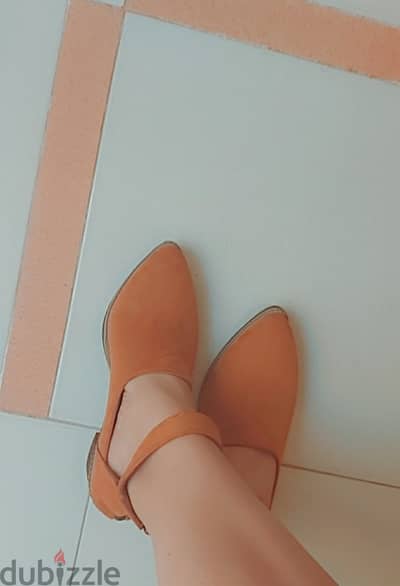 شوز بنى