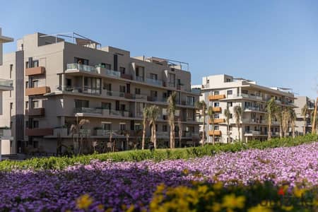 للبيع شقه ارضى بجنينه ١٥٥م متشطبه بالكامل كمبوند سكاى كوندوز سوديك الجولدن سكوير التجمع الخامس