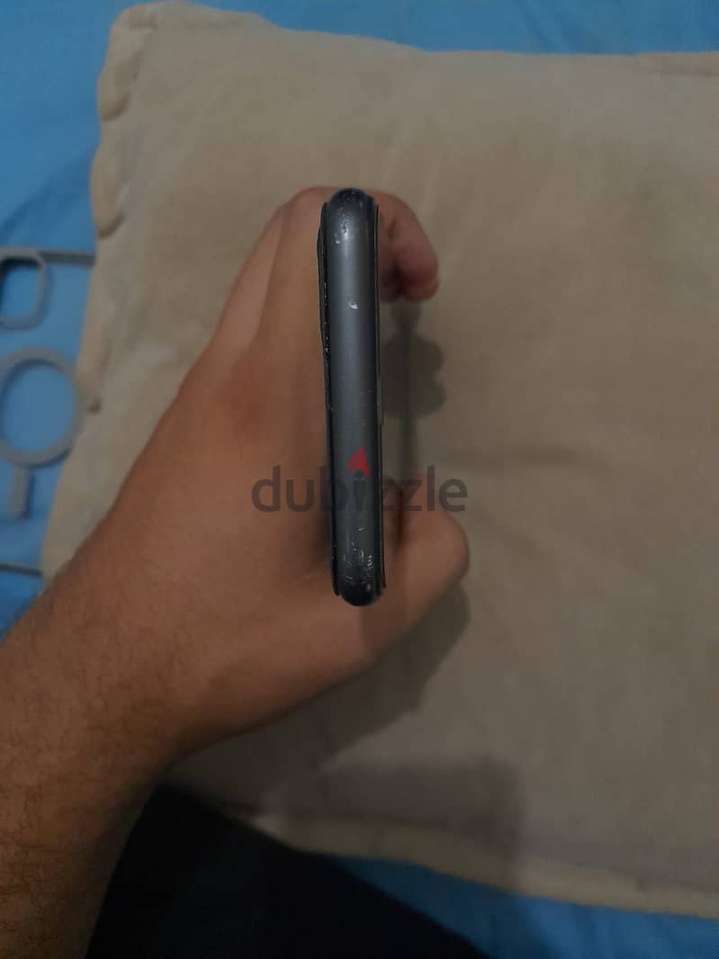 Apple - iPhone 11 8