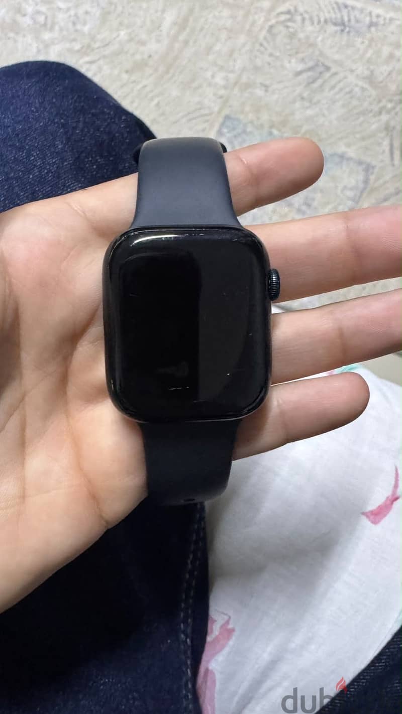 Apple series 8 (98% battery) 1