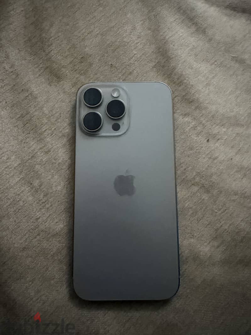 Apple - iPhone 16 Pro Max 3