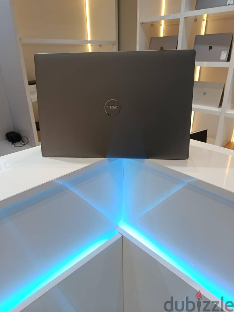 DELL precision 5680 7