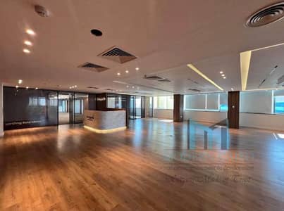 مقر إداري 630م جاهز للتشغيل على التسعين الجنوبي | إيجار 819 ألف جنيه شهريًا