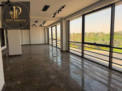 Luxury Office for Rent | Katameya Dunes  An exceptional opportunity to lease a premium 120 sqm office directly overlooking Mivida Roundabout, offering one of the finest panoramic open views in Katameya Dunes.   Property Highlights • Area: 120 sqm • Fully