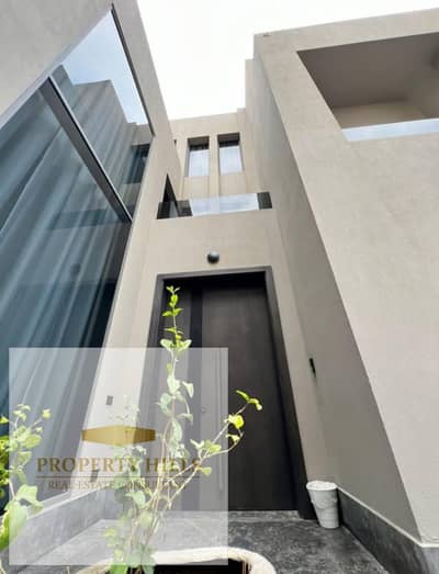 Villa for sale at half price in the Waterway Compound in the heart of the Fifth Settlement on Al-Tas'in Street, minutes from the American University.