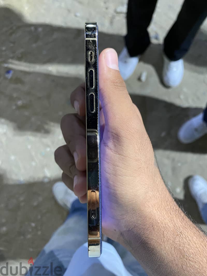 آبل - آيفون 12 برو 2