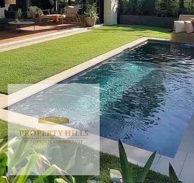 ارقي واميز فيلا ستاندالون مقدم (1,640,000)فقط في التجمع فيو لاند سكيب خطير مساحه كبيره جنب هايد بارك لافيستا ميفيدا بالتقسيط